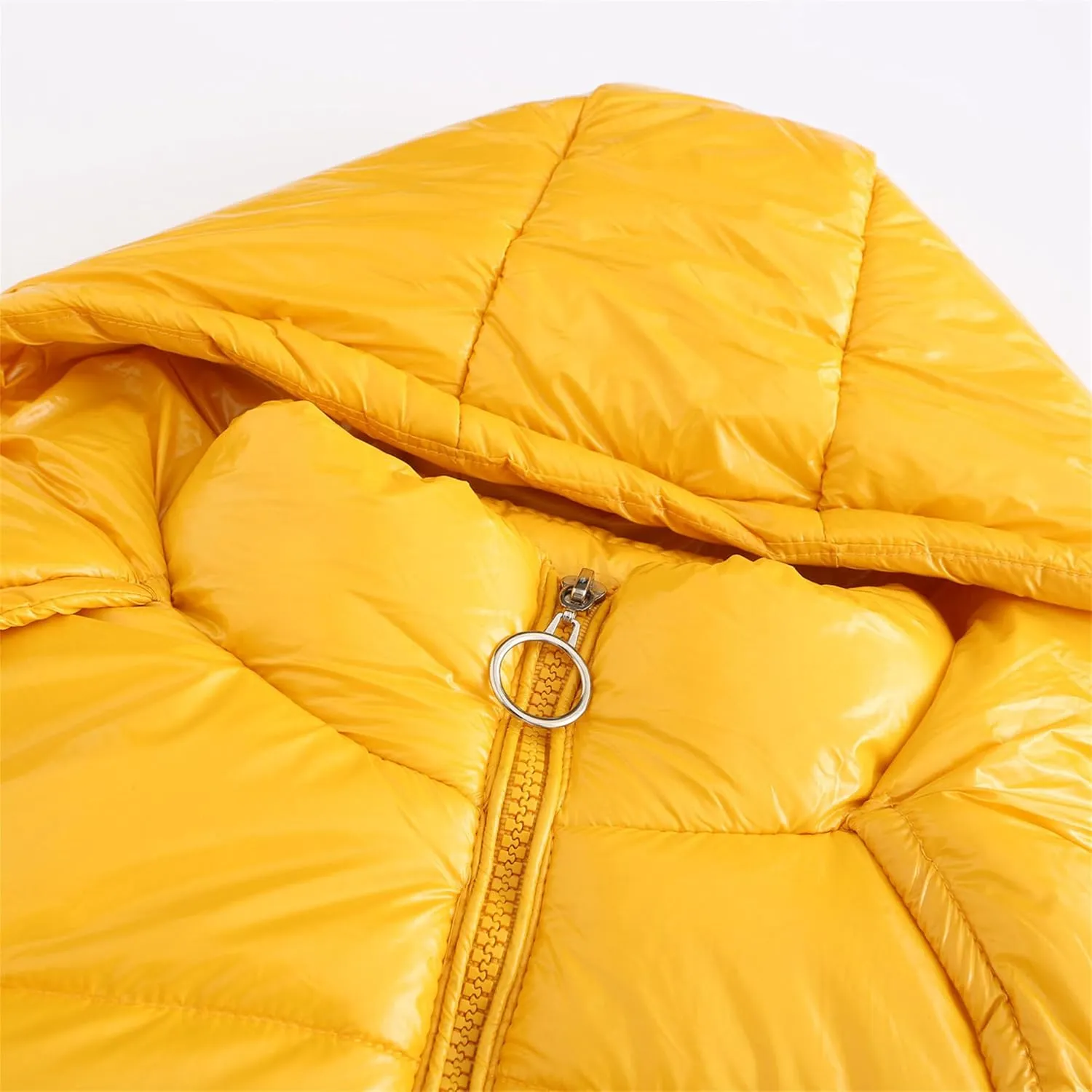 JEsilunmaMY Women's Shiny Short Winter Down Jacket Fashion Hooded Cropped Puffer Jacket Warm Thicken Padded Coats with Pocket